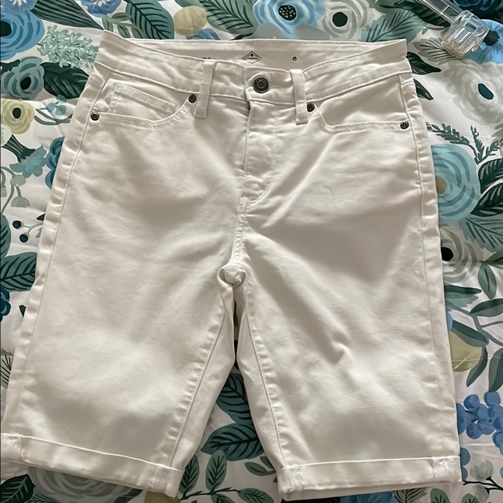 White denim Bermuda shorts